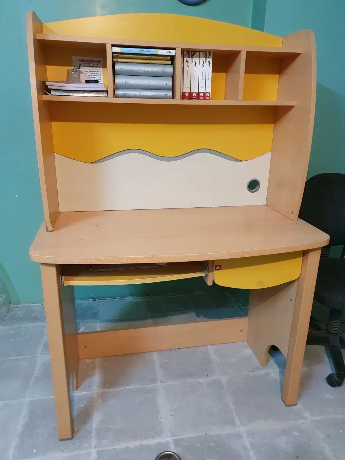 میز تحریر|میز تحریر و کامپیوتر|نیشابور, شهرک فرهنگیان|دیوار