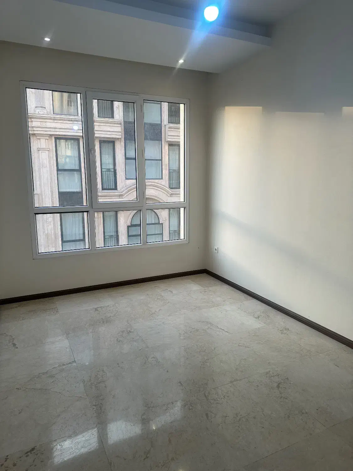 ۱۴۵متر۳خوابه فول امکانات فرعی دنج عریض فلکه اول