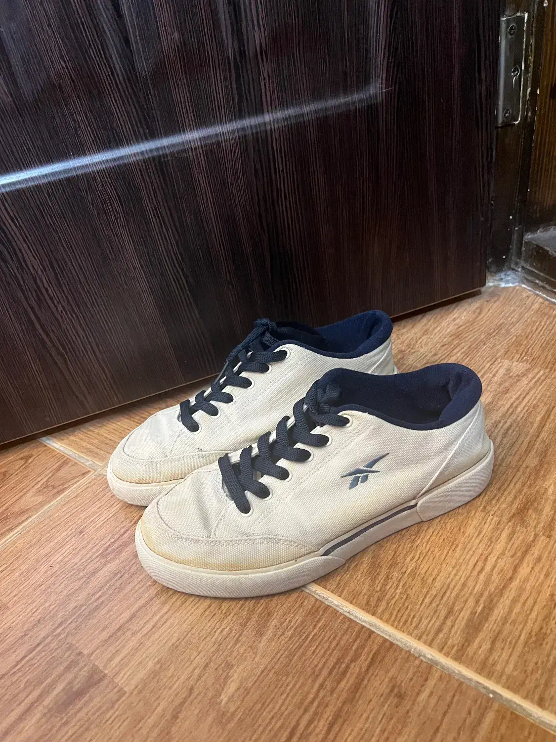 کفش و صندل|کیف، کفش، کمربند|گنبد کاووس, |دیوار