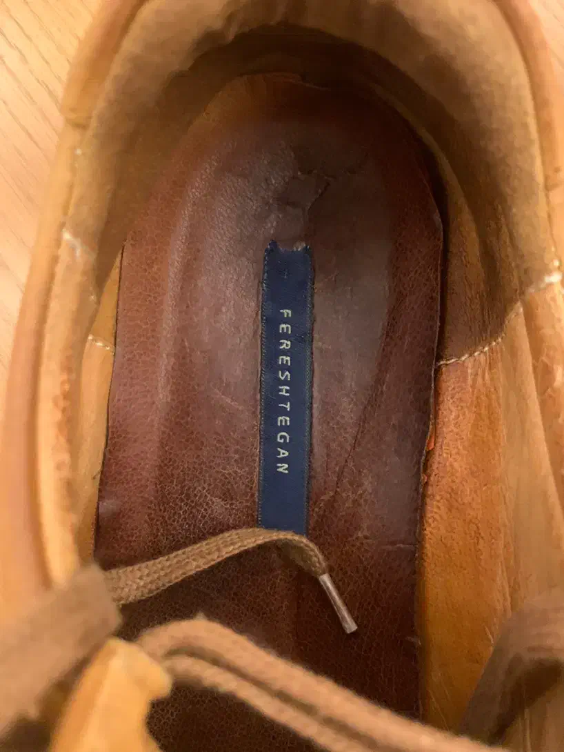 کفش|کیف، کفش، کمربند|بندر کنگان, |دیوار