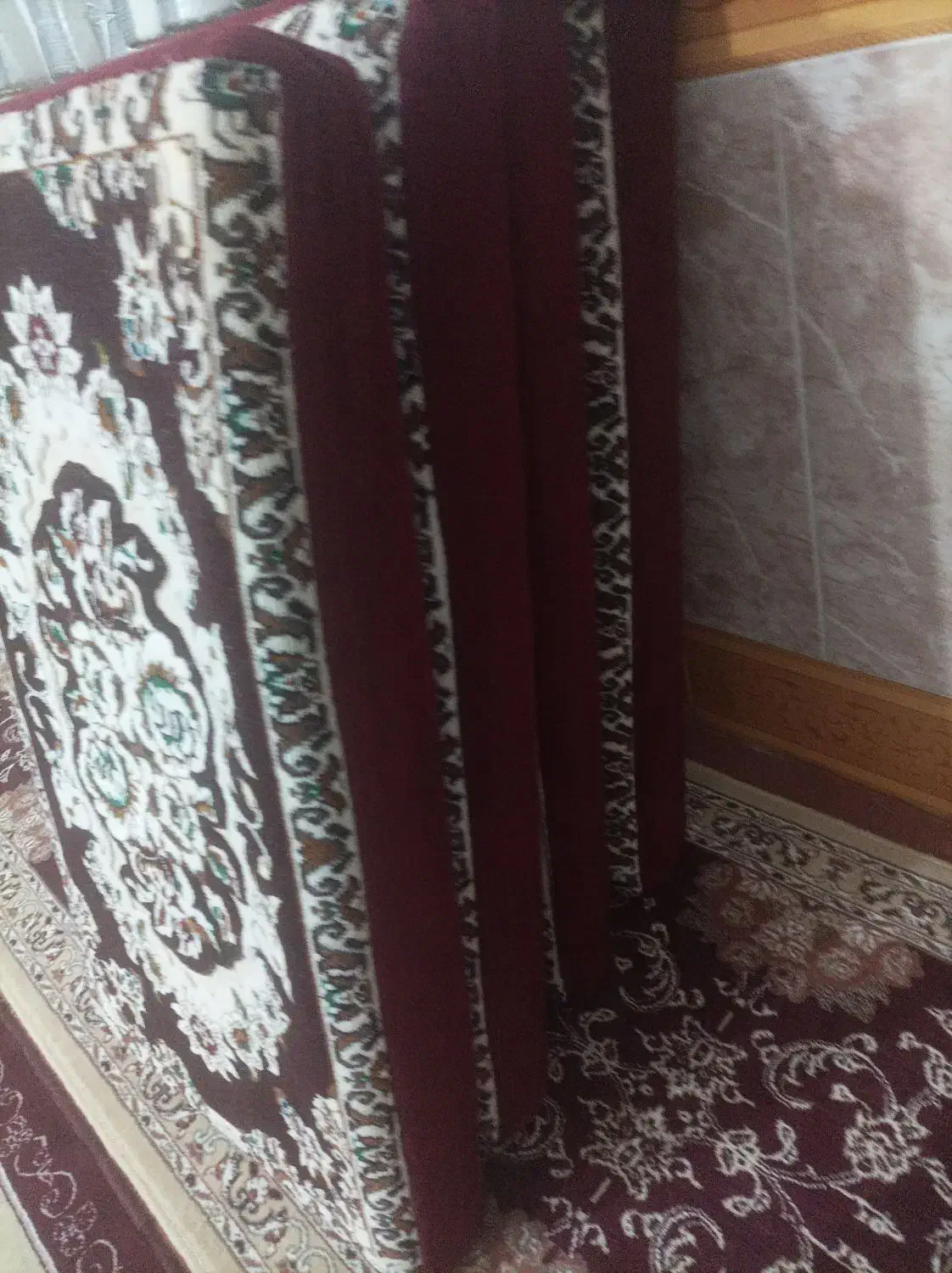 پشتی زرشکی دوجفت فقط ۸۰۰تومان|پشتی|قم, قلعه کامکار|دیوار