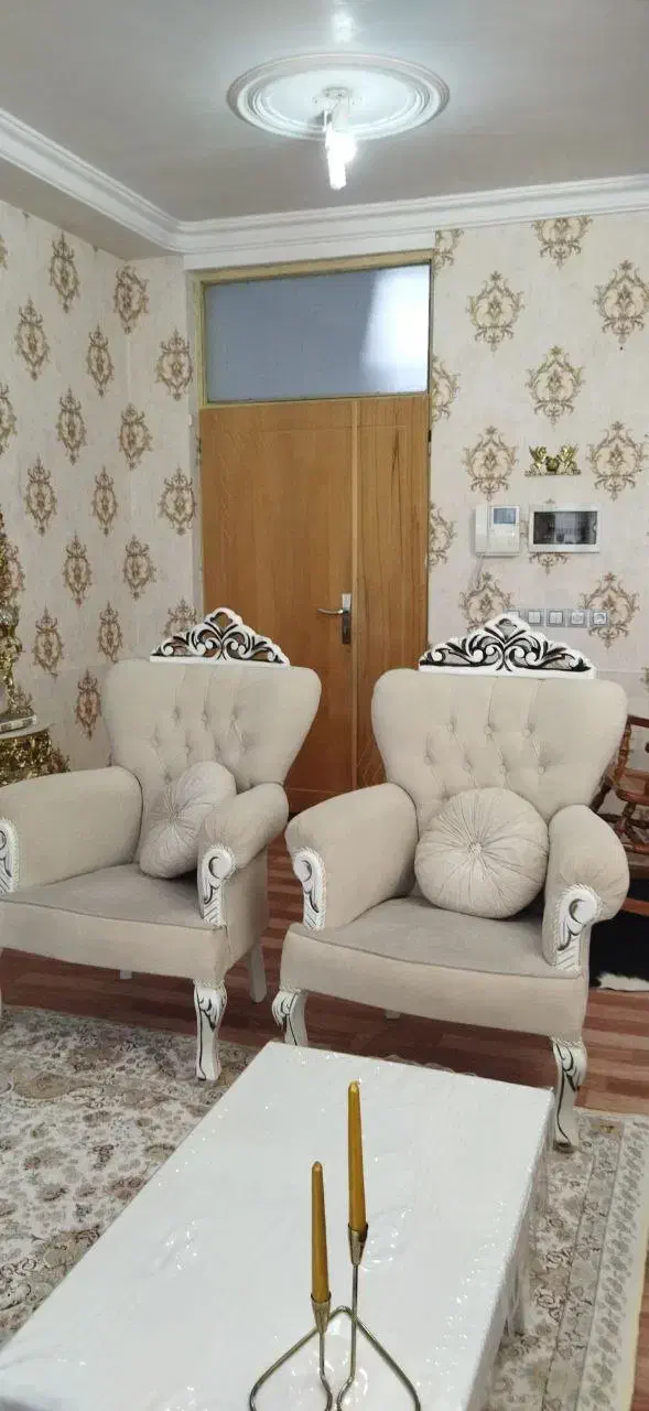 مبلمان|مبلمان خانگی و میز عسلی|عجب شیر, |دیوار