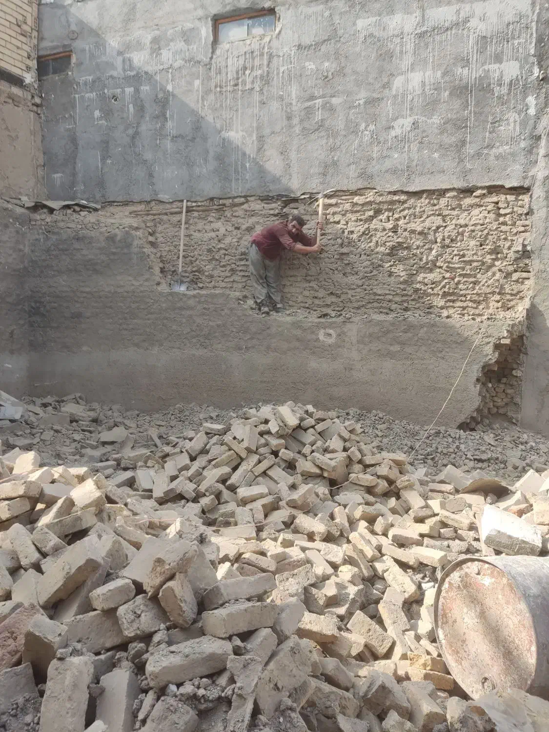 تخریب کلی و جزئی همه جای مشهد انجام میشود|خدمات پیشه و مهارت|مشهد, سید رضی|دیوار