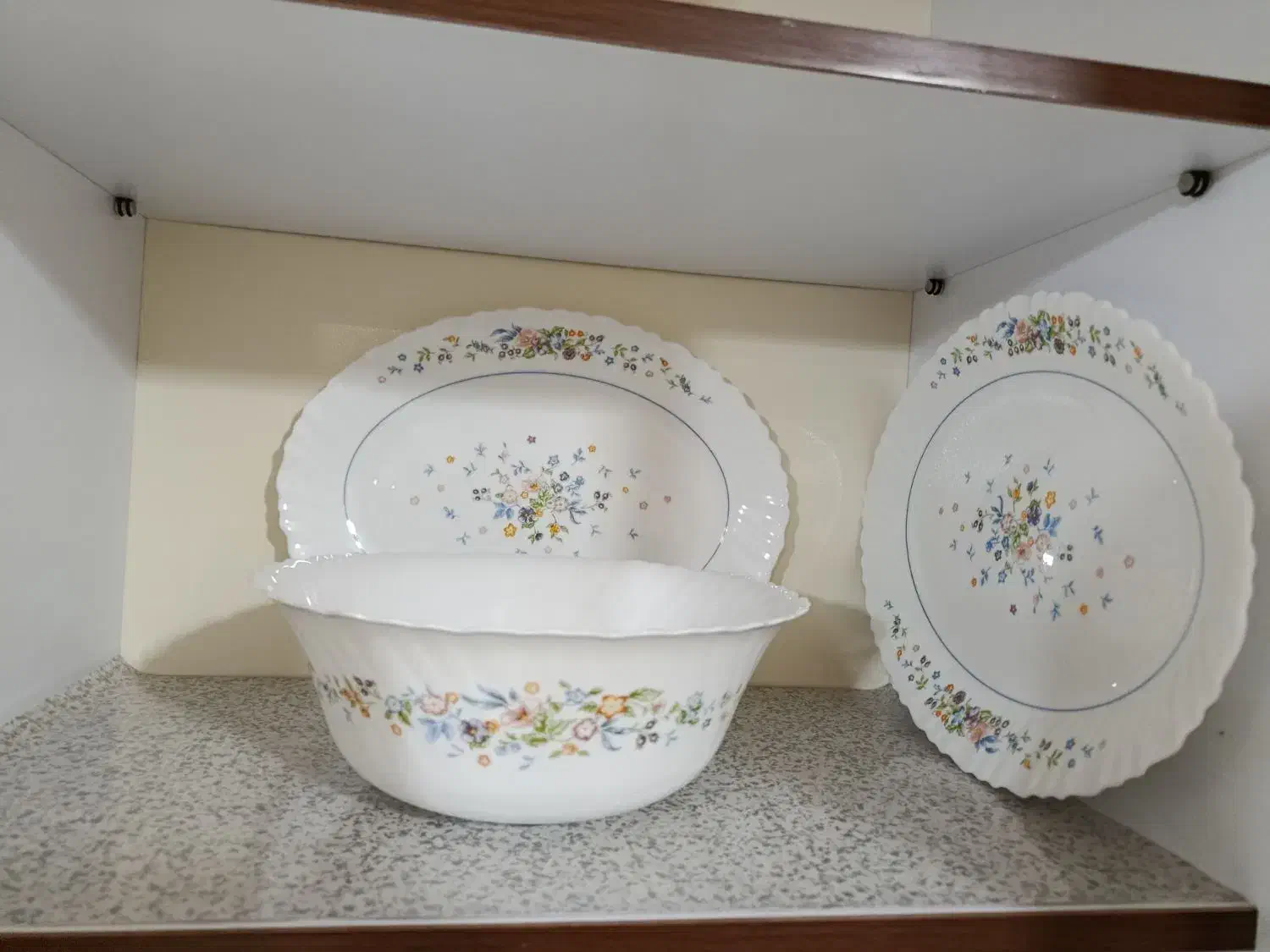 سرویس 20 پارچ ویکتوریا اصل|ظروف سرو و پذیرایی|ری, شهادت|دیوار