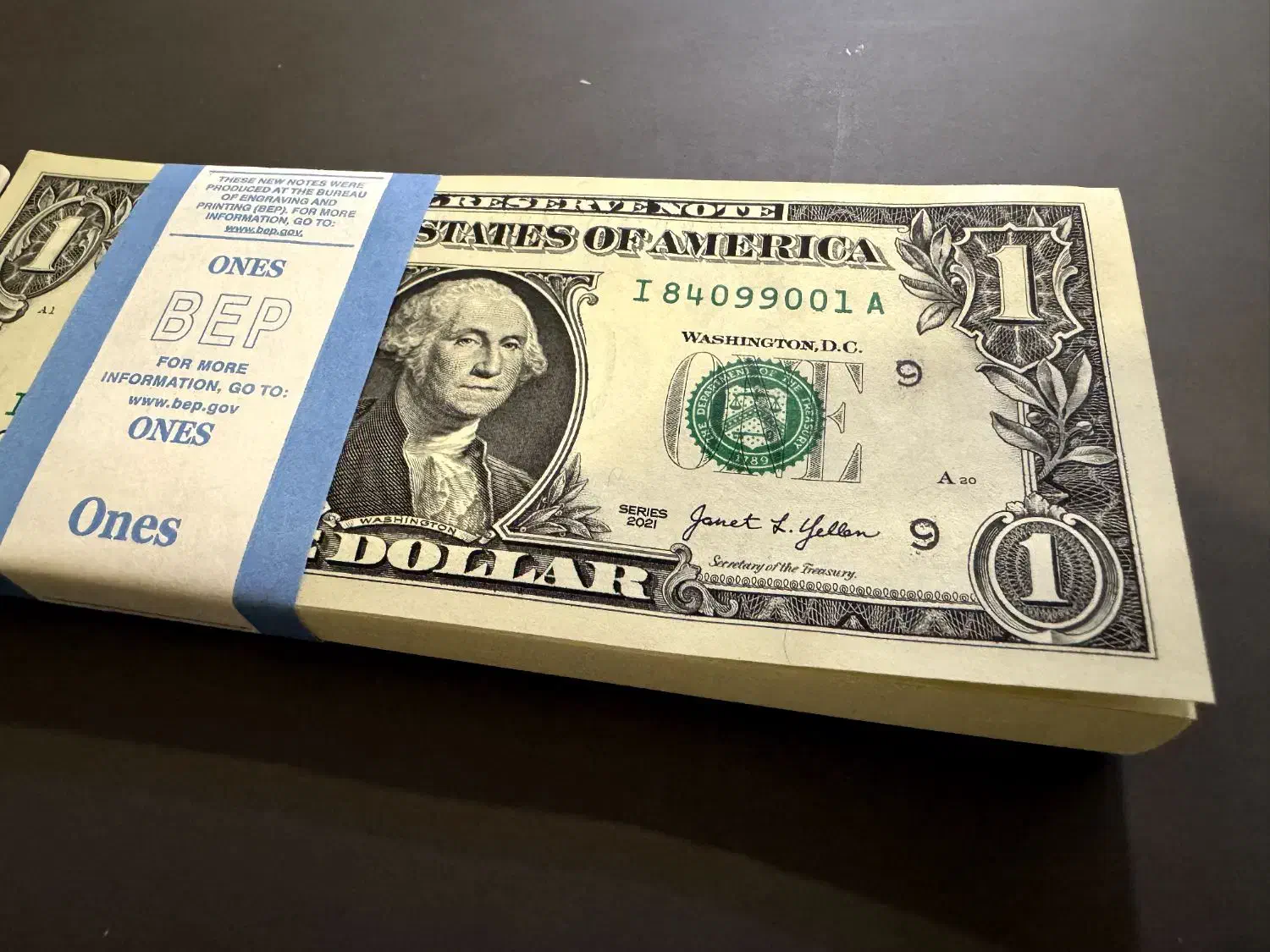 بسته دلار|کلکسیون سکه، تمبر، اسکناس|مشهد, کوه سنگی|دیوار