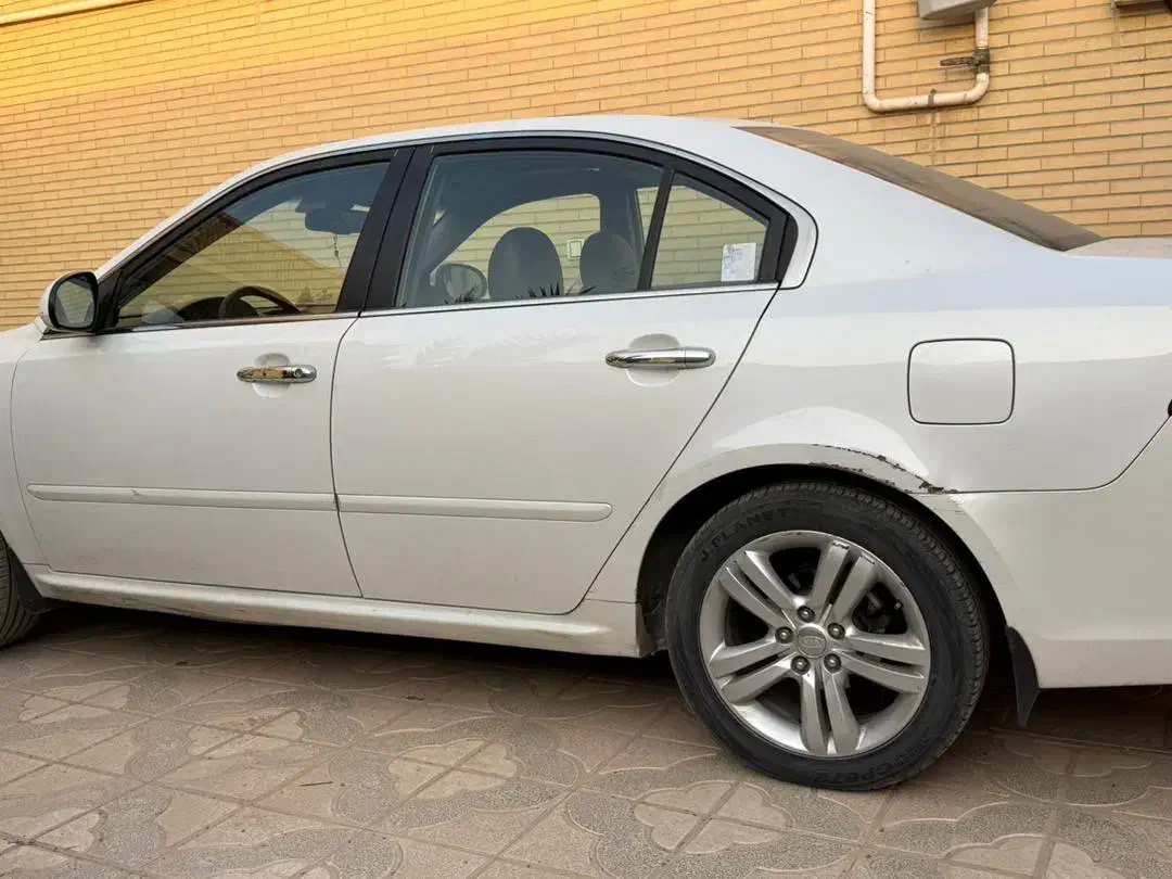 اپتیما ۲۰۱۰ سفید|خودرو سواری و وانت|یزد, |دیوار