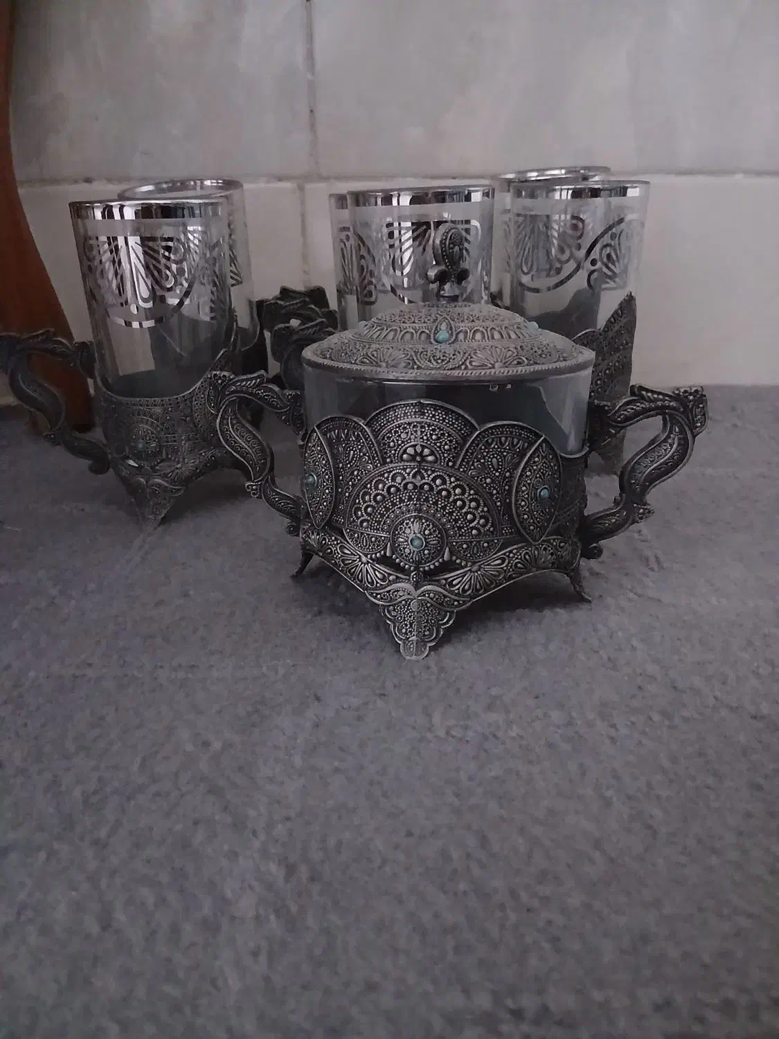 استکان|ظروف سرو و پذیرایی|قم, قلعه کامکار|دیوار