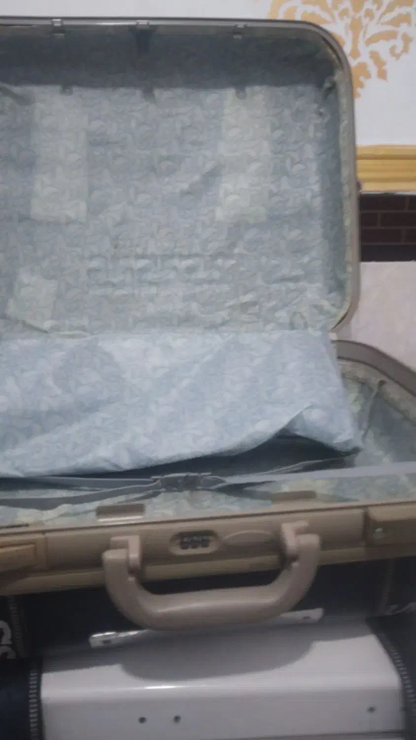 چمدان ژاپنی چرخ دار اصلی|کیف، کفش، کمربند|آبادان, |دیوار