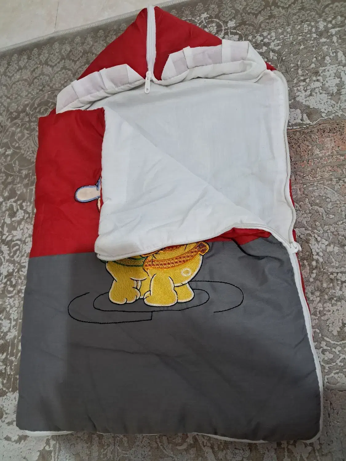 سیسمونی بچه|کفش و لباس بچه|اهواز, کوی باهنر|دیوار