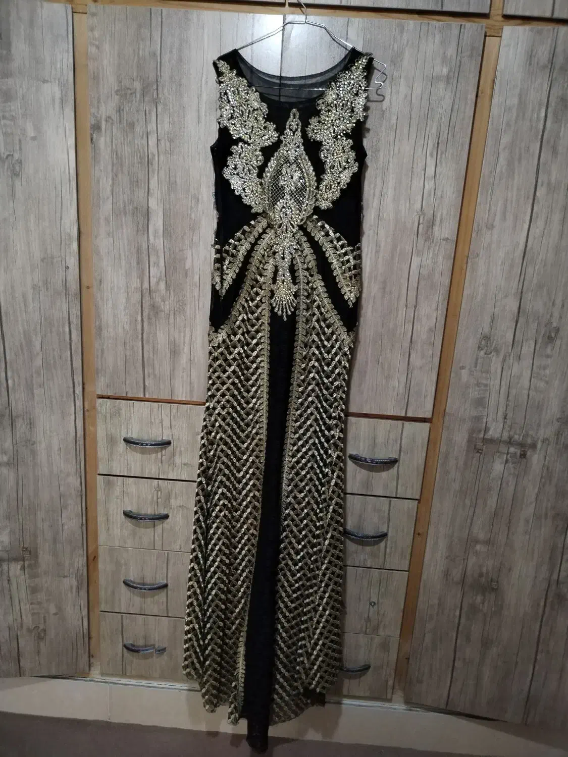 پیراهن مجلسی|لباس|گرگان, |دیوار