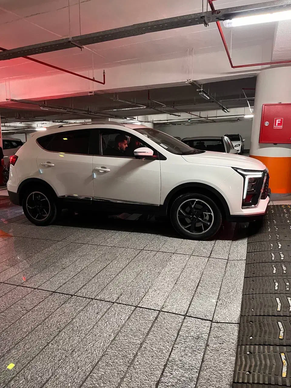 کی ام سی x5 سفید نقد و اقساط/تحویل فوری|خودرو سواری و وانت|تهران, حصار بوعلی|دیوار