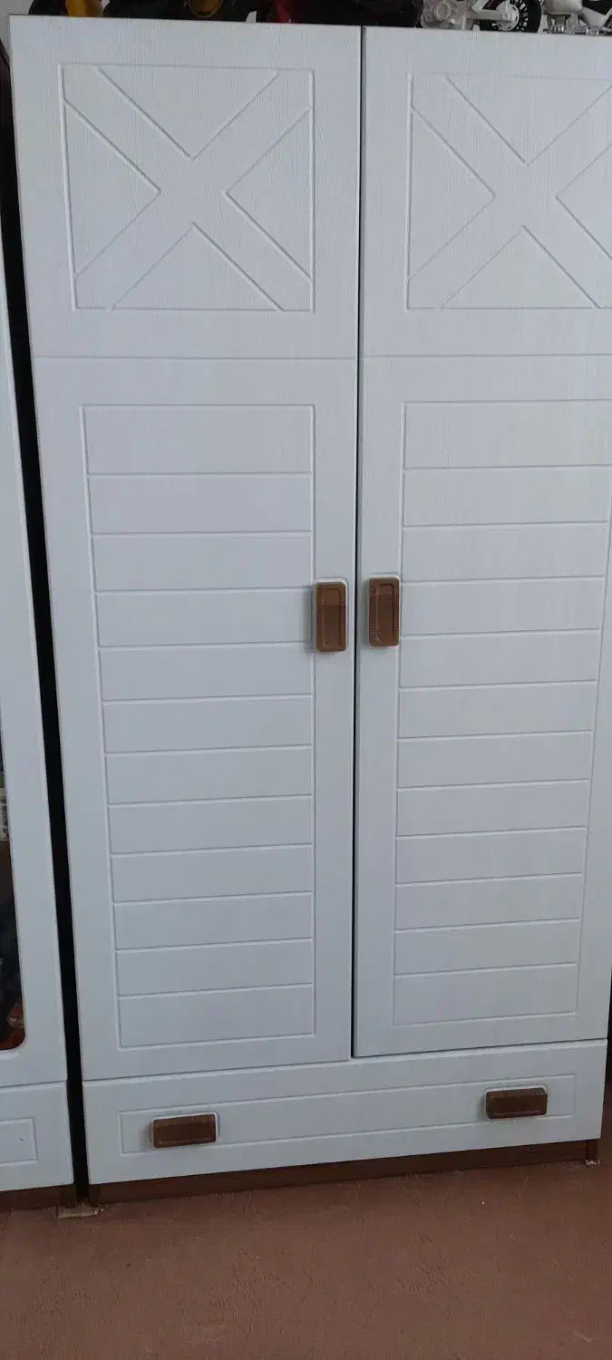 یه عدد کمد و ویترین|بوفه، ویترین، کنسول|قزوین, |دیوار