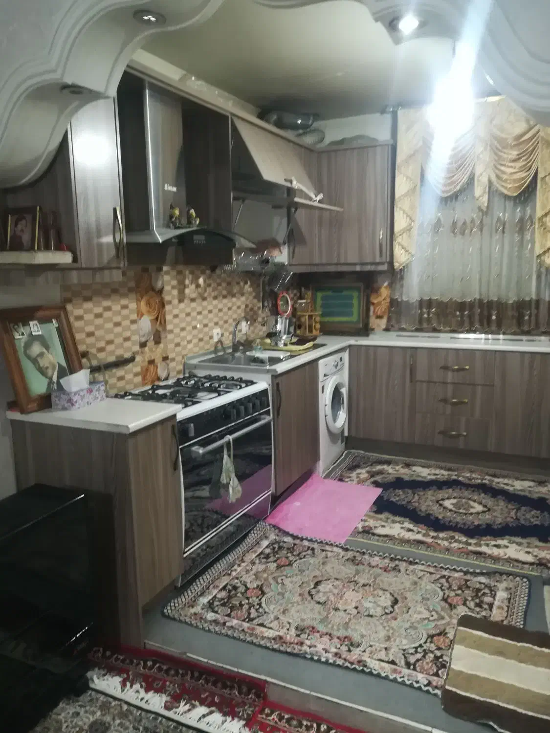 طبقه اول / بمب سرمایه گذاری/ خ تاجیک / محلاتی|فروش آپارتمان|تهران, شهمیرزادی|دیوار