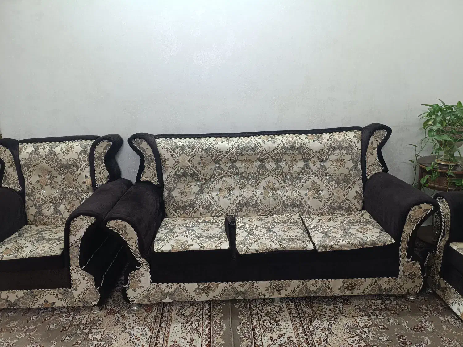 مبل راحتی ۹ نفره|مبلمان خانگی و میز عسلی|قم, هنرستان|دیوار
