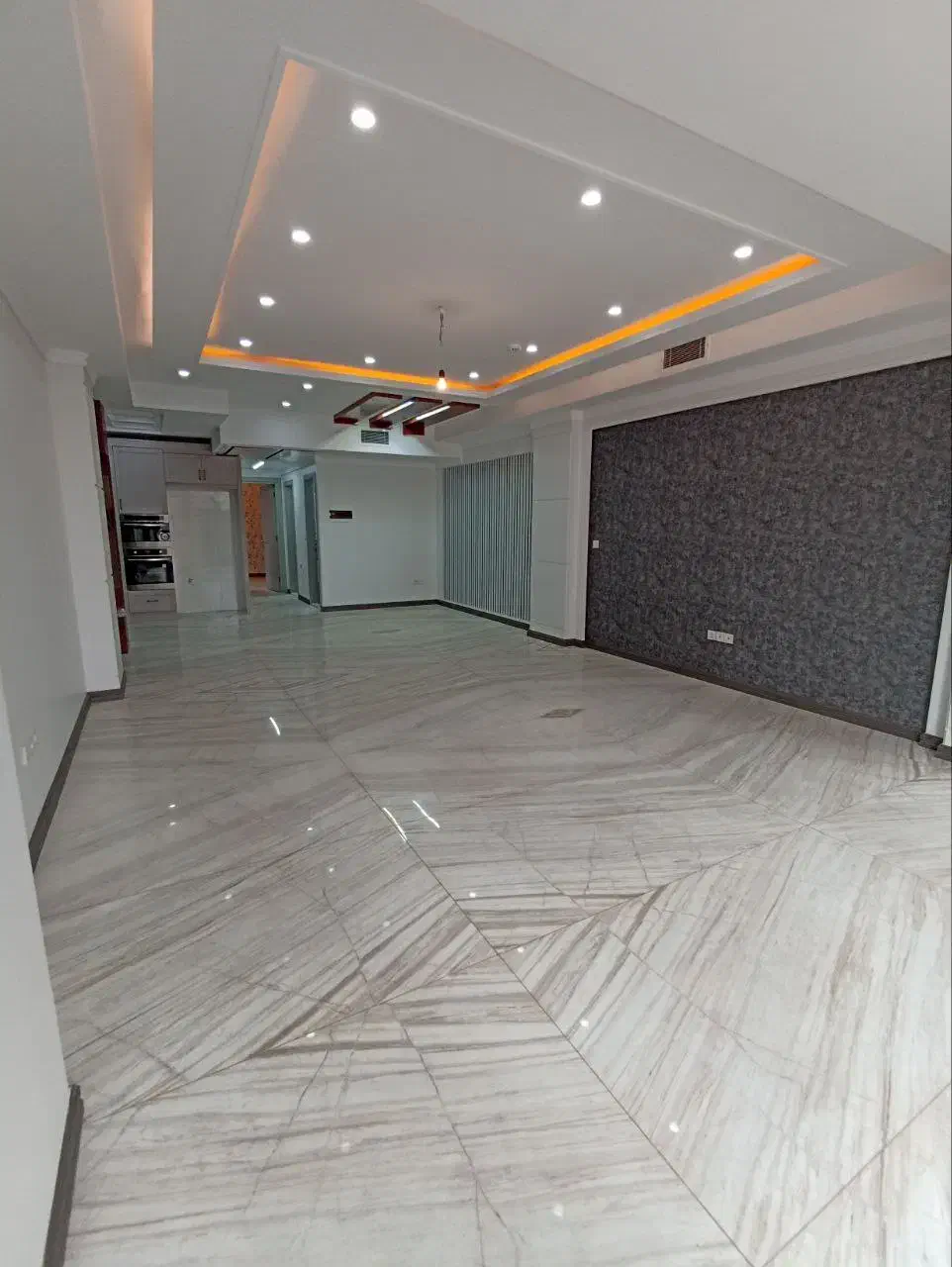 اپارتمان 130متری دوخواب سالن بزرگ صدرا|فروش آپارتمان|صدرا-فارس, فاز ۱|دیوار