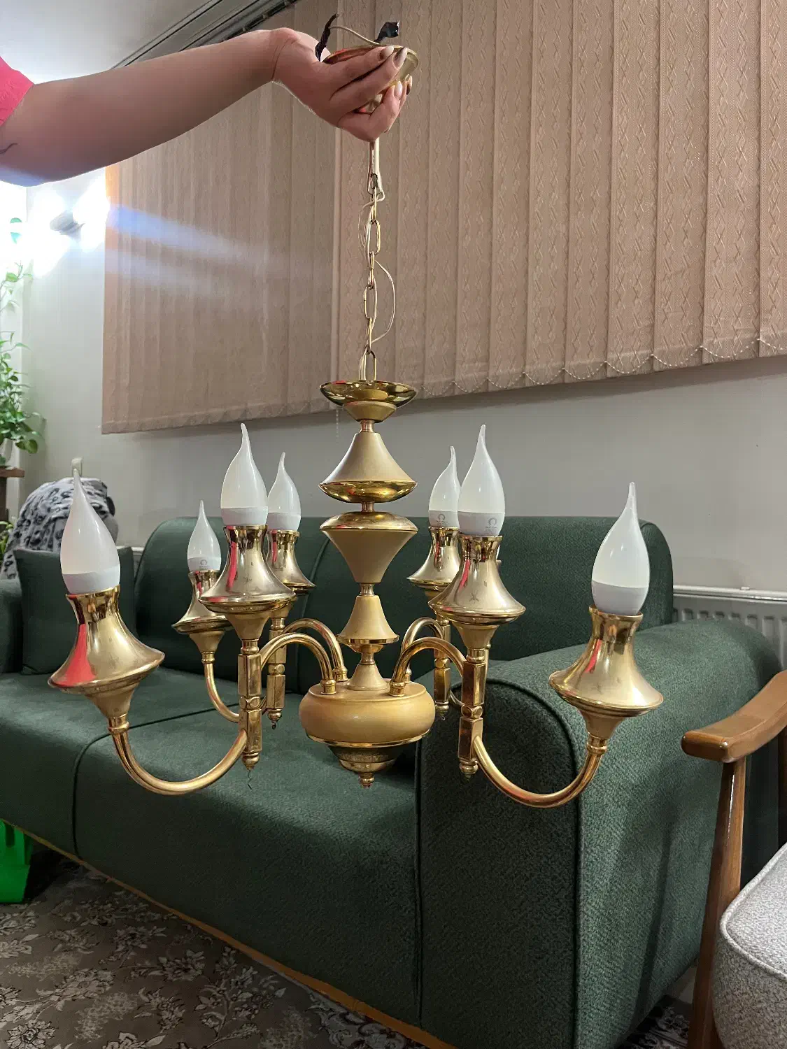 لوستر ۸ شعله روکش طلا|لوستر و چراغ آویز|اصفهان, باغ فدک|دیوار