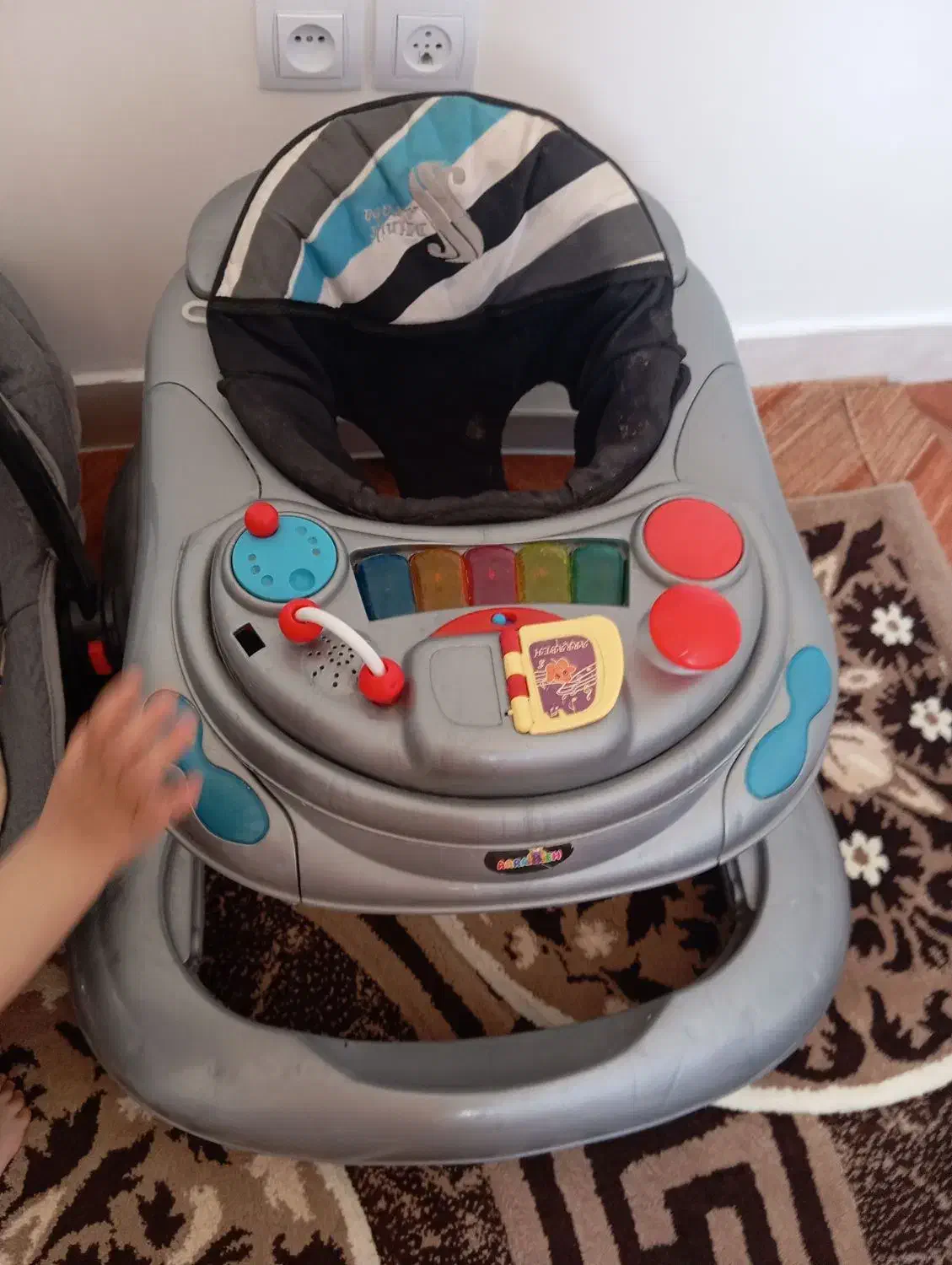 رورولک وکریر|کالسکه و لوازم جانبی|تبریز, |دیوار