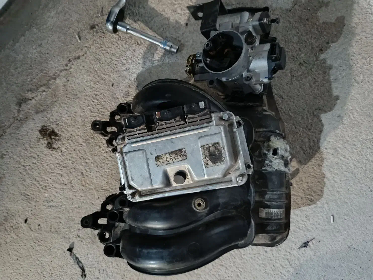 منیفولد به همراه دریچه گاز|قطعات یدکی و لوازم جانبی|رباطکریم, شهرک صنعتی زوارهای|دیوار