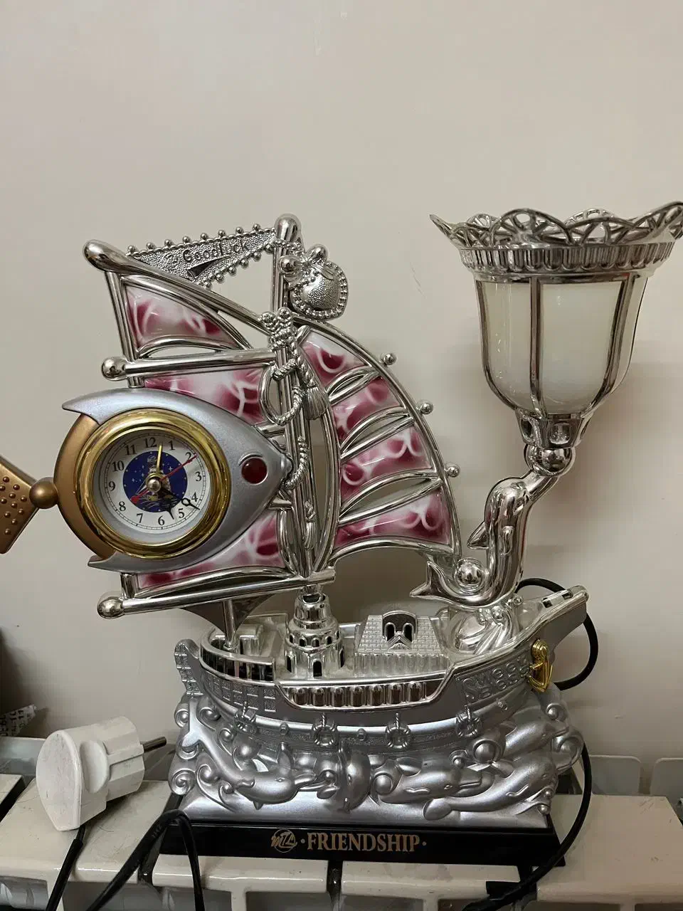 چراغ خواب ساعت دار|چراغ خواب و آباژور|تبریز, |دیوار