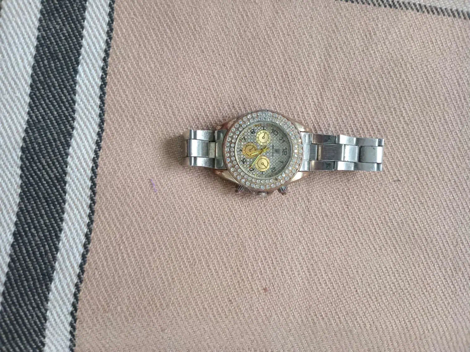 ساعت، ساعت رولکس|ساعت|بابل, |دیوار