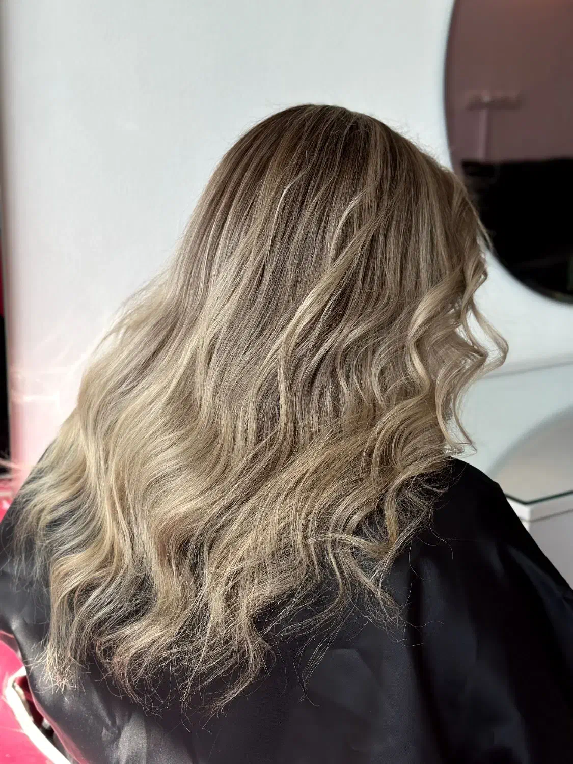 رنگ و لایت تخصصی بانوان با جدیدترین تکنیک ها|خدمات آرایشگری و زیبایی|اصفهان, باغ نگاره|دیوار