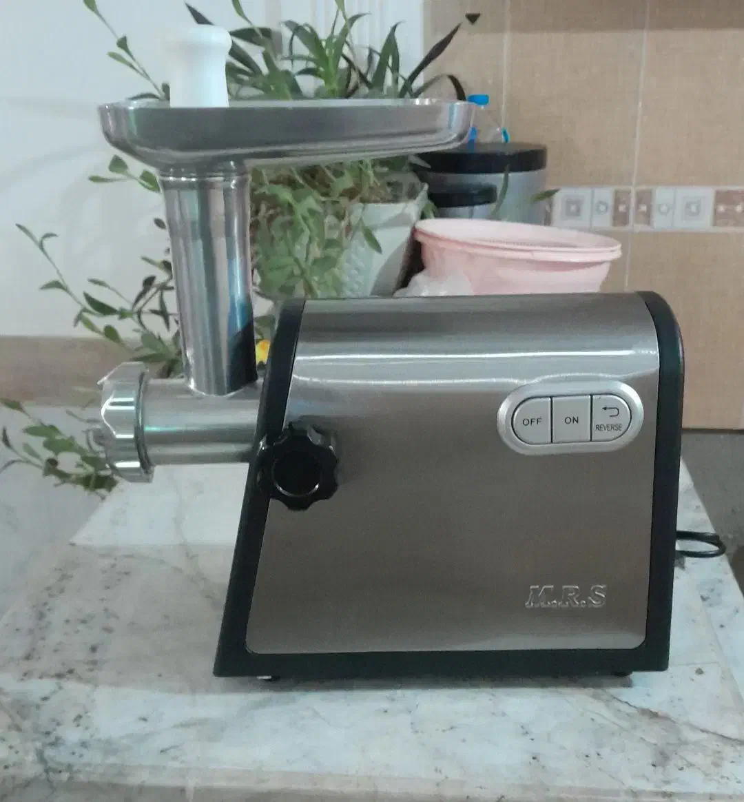 چرخ گوشت درحد نو|خردکن، آسیاب، غذاساز|چناران, |دیوار