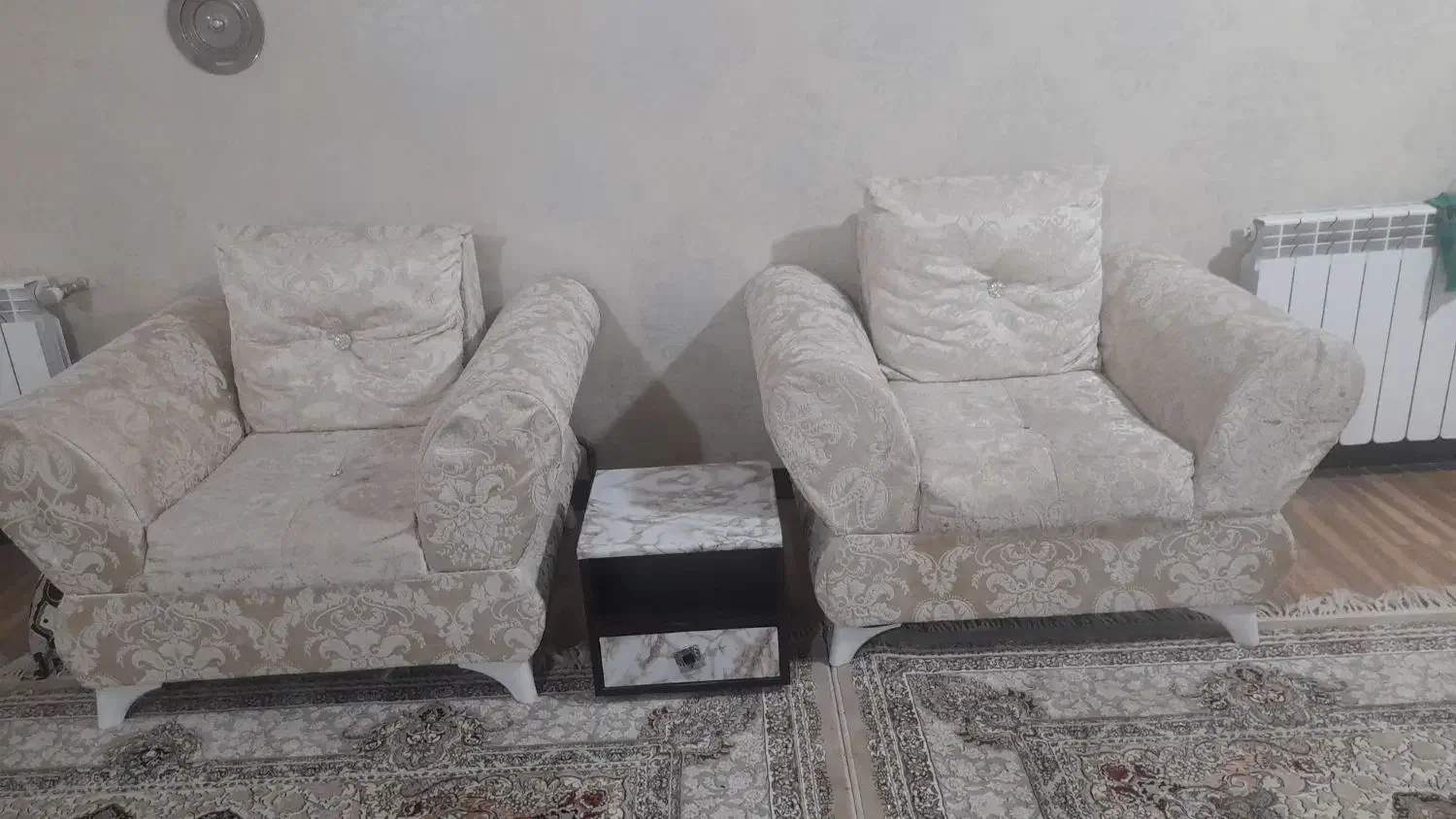 مبل۸نفره به همراه جلومبلی ها|مبلمان خانگی و میز عسلی|جلفا, |دیوار