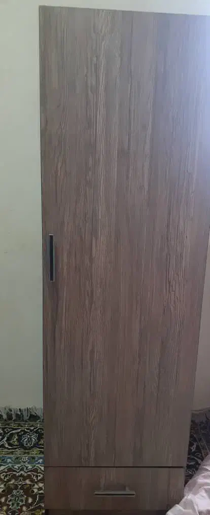 کمد لباس و میز تحریر در حد نو|جاکفشی، کمد، دراور|سنگر, |دیوار