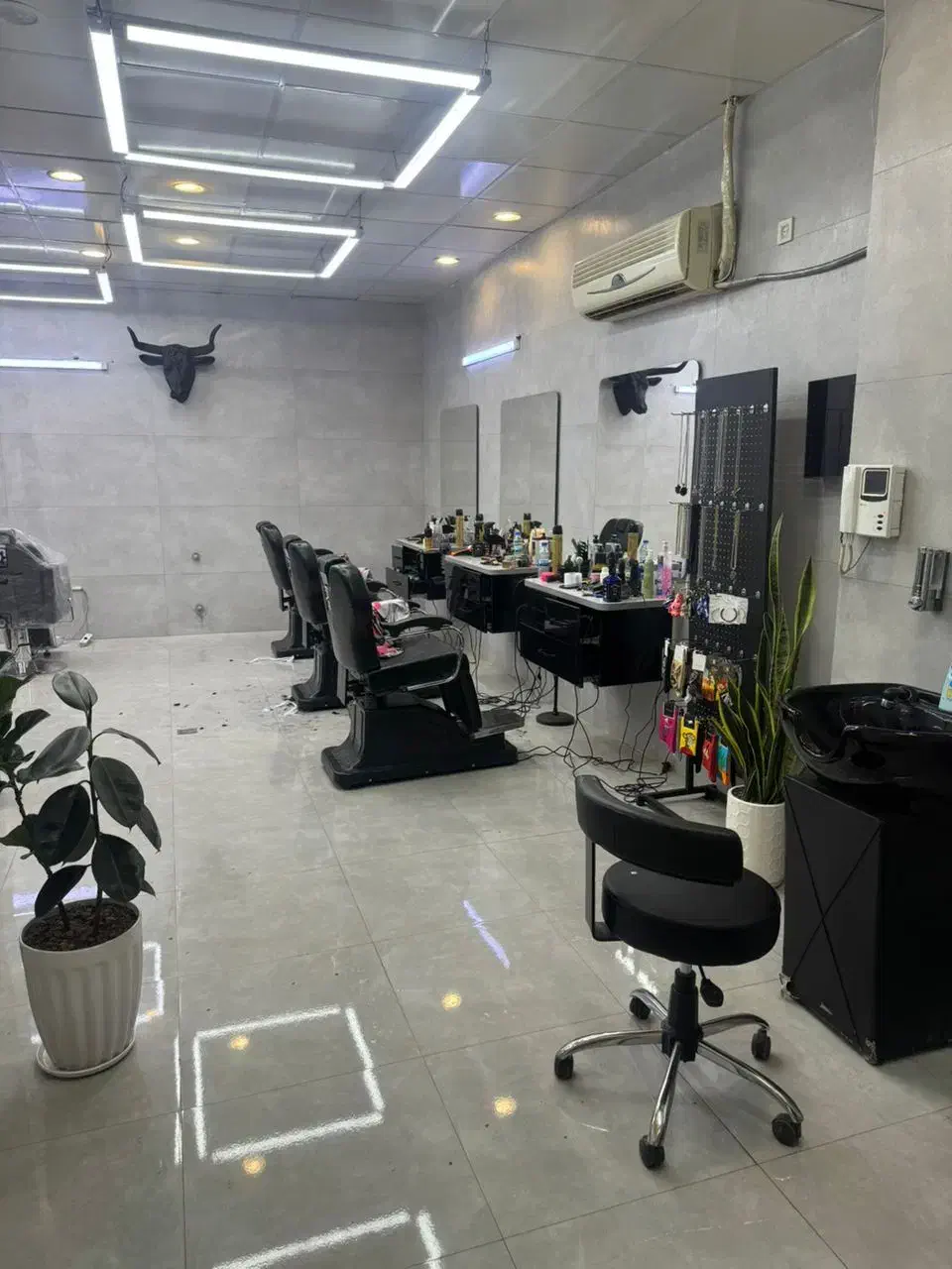 استخدام ارایشگر اقا /استخدام کاراموز|استخدام درمانی، زیبایی، بهداشتی|تهران, نازیآباد|دیوار