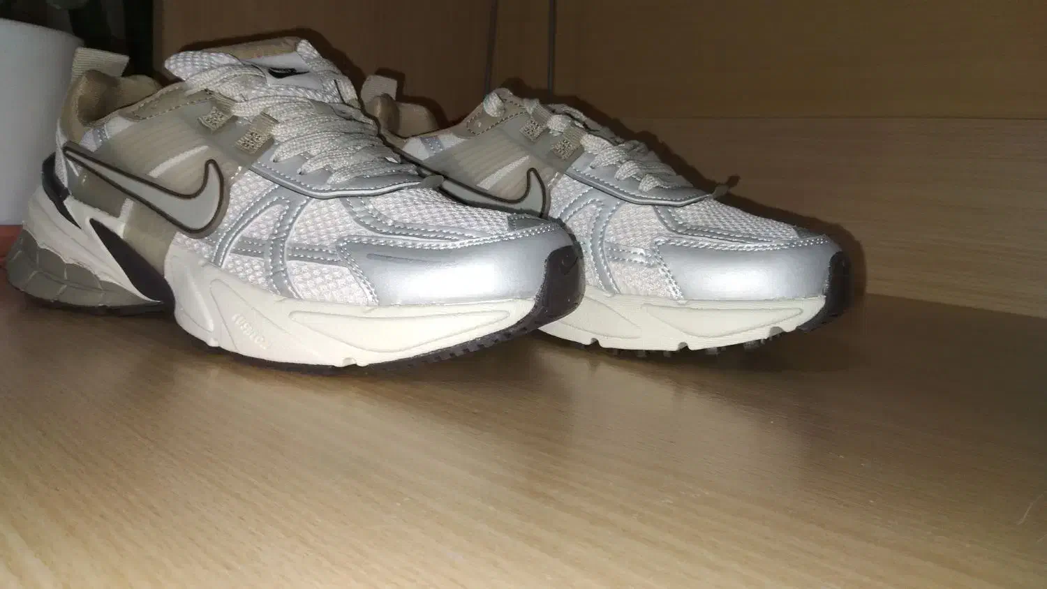 کتونی نایکی Nike V2K Run|کیف، کفش، کمربند|تهران, پونک|دیوار