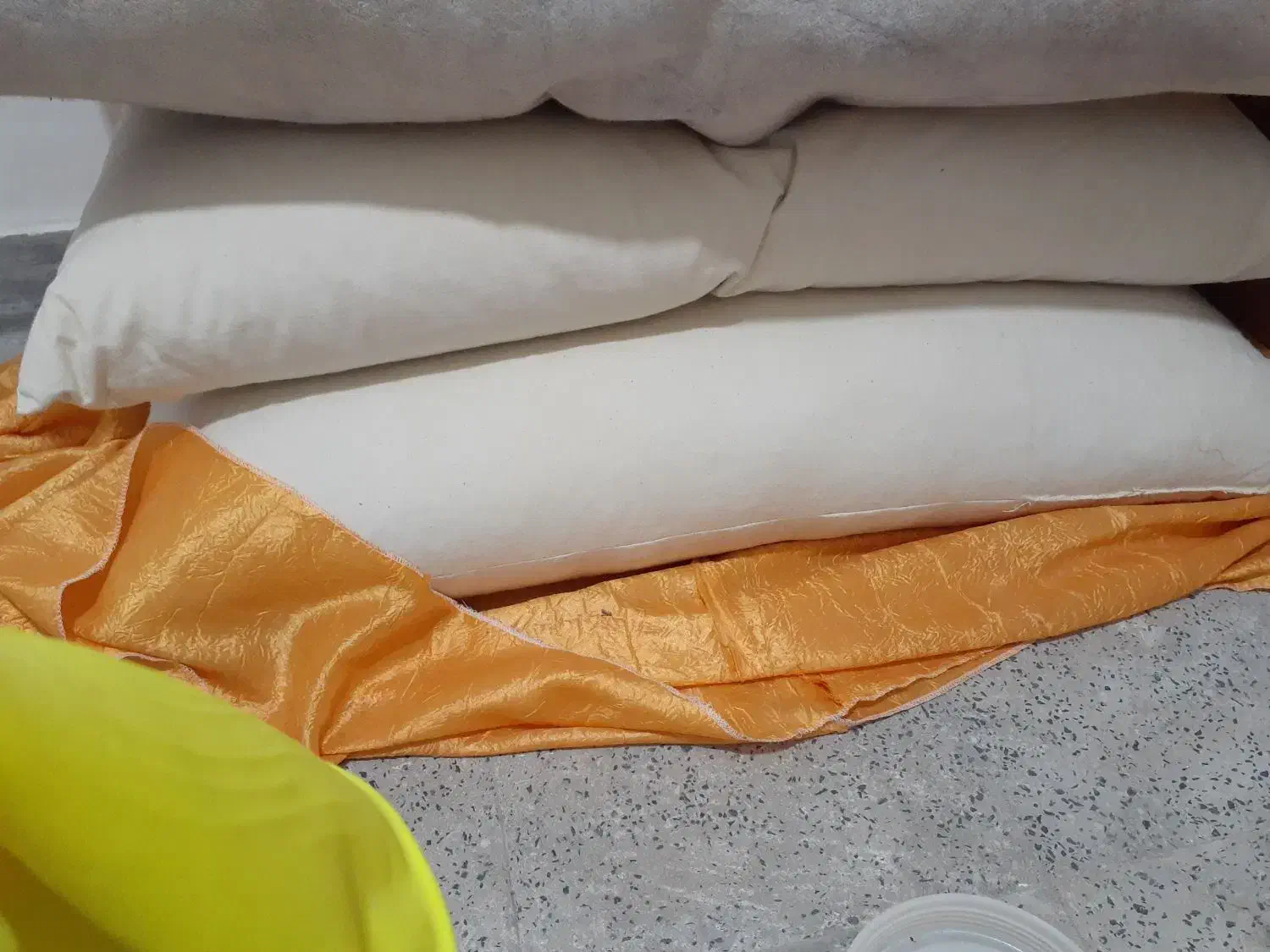 فروش دو عدد بالش بزرگ پر|رختخواب، بالش، پتو|اردبیل, |دیوار