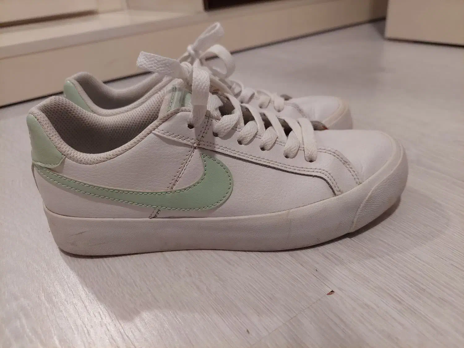 کفش نایک|کیف، کفش، کمربند|مراغه, |دیوار