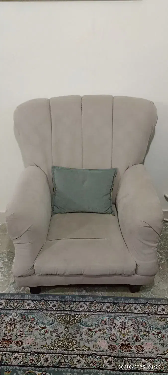 مبل راحتی|مبلمان خانگی و میز عسلی|بومهن, |دیوار