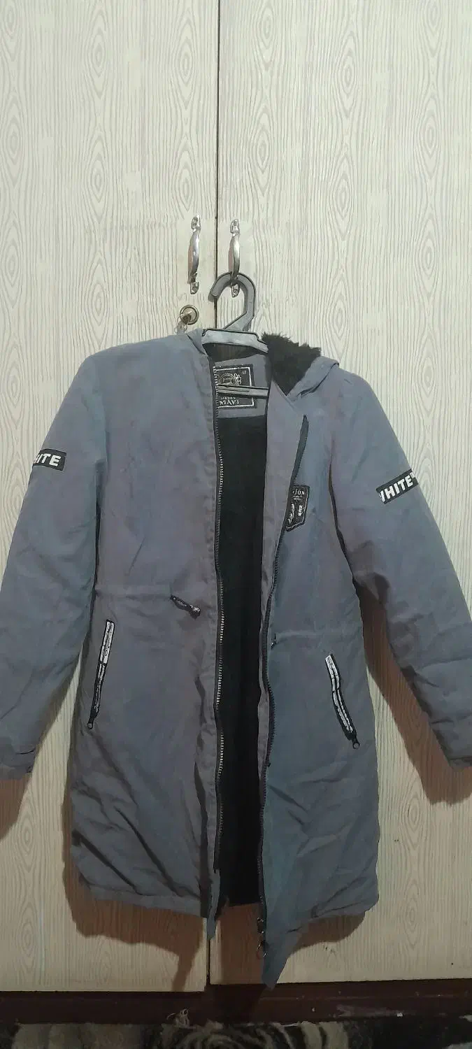 پالتو نو لارج|لباس|هشتگرد, هشتگرد قدیم|دیوار