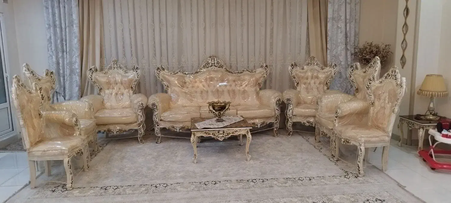 مبل سلطنتی 9نفره|مبلمان خانگی و میز عسلی|قرچک, مهدیه|دیوار