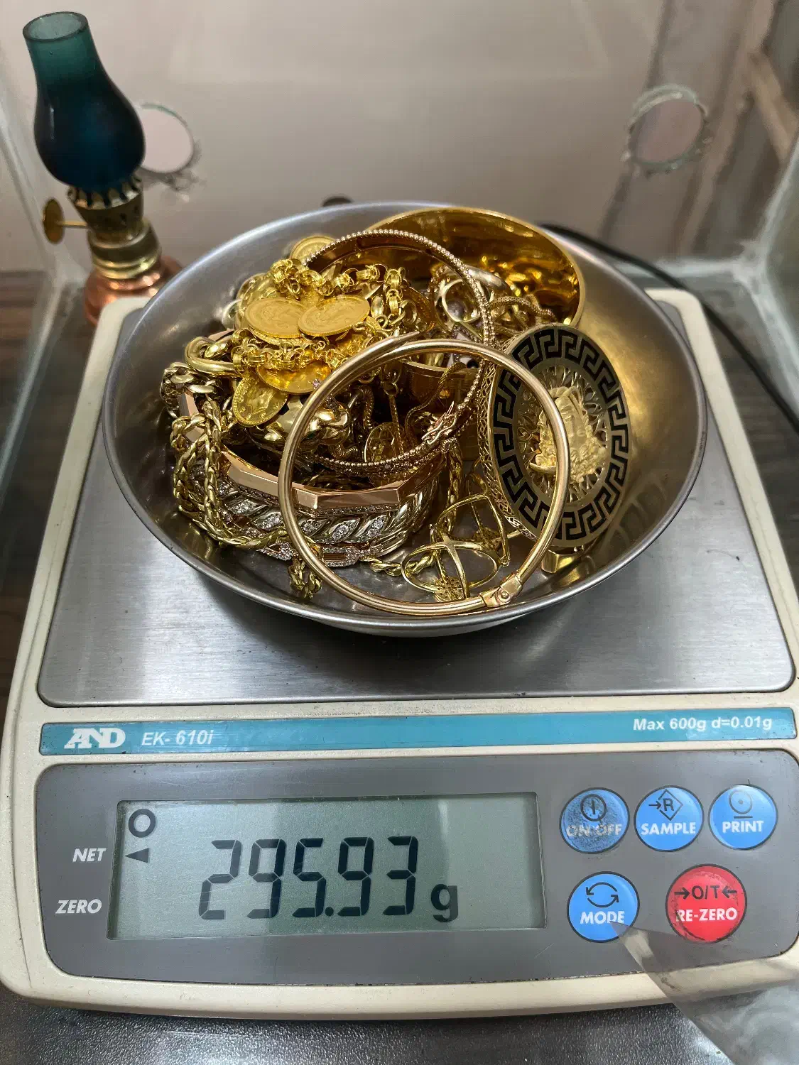 خریدار طلا خرید طلا|جواهرات|شیراز, شاهچراغ|دیوار