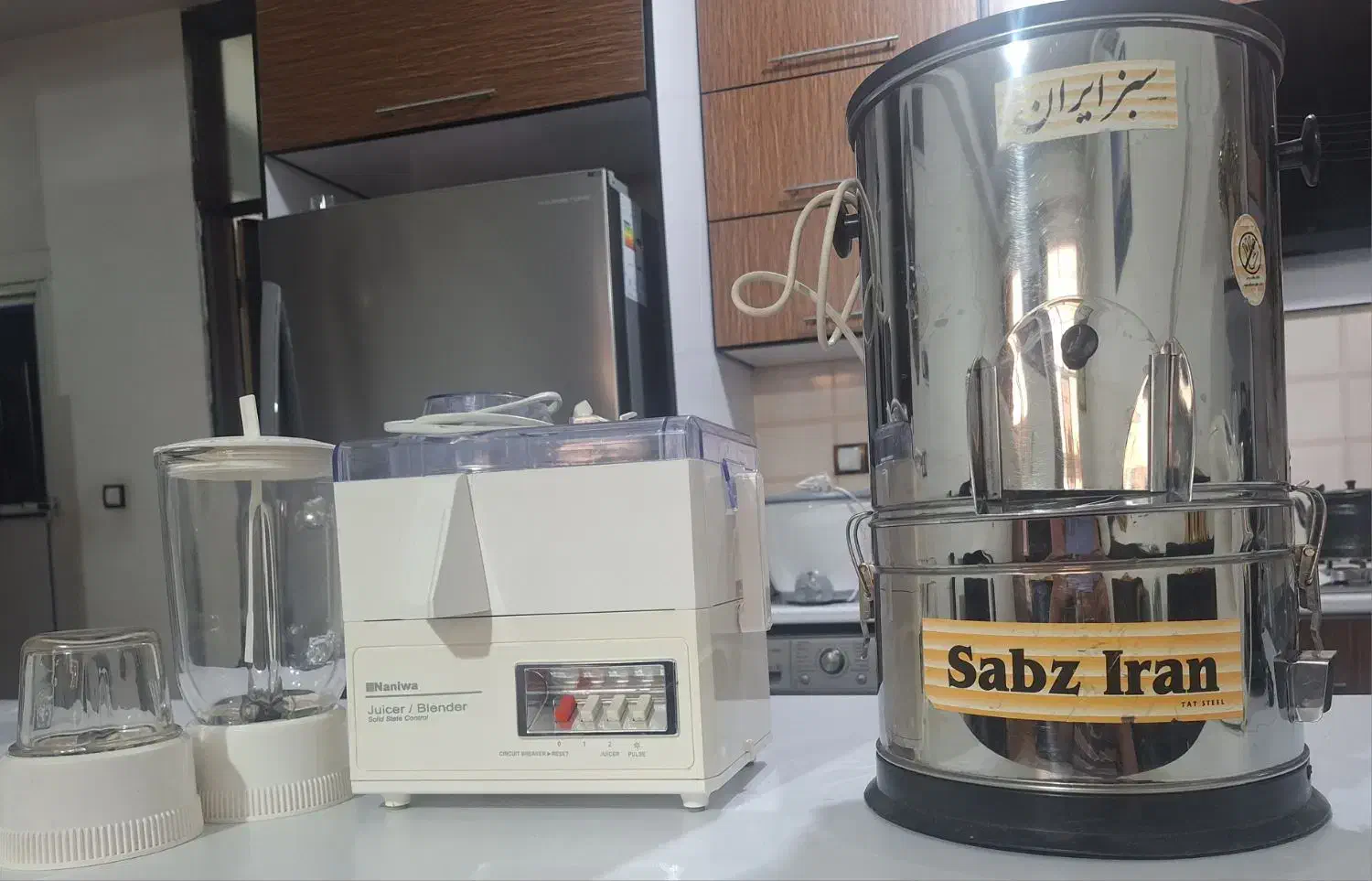 آبمیوه گیری.سبزی خردکن.|آبمیوه‌گیر و آب‌مرکبات‌گیر|شیراز, شهرک مهرگان|دیوار