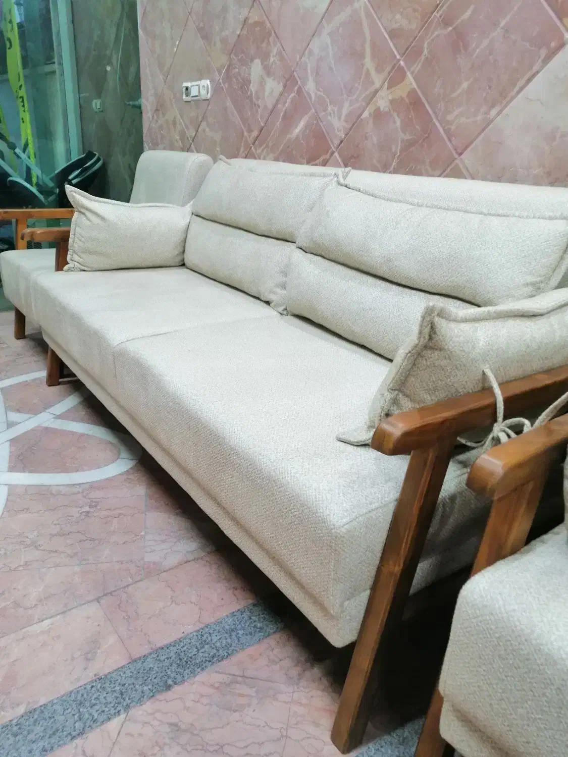 مبل راحتی روژان|مبلمان خانگی و میز عسلی|رشت, بازار|دیوار