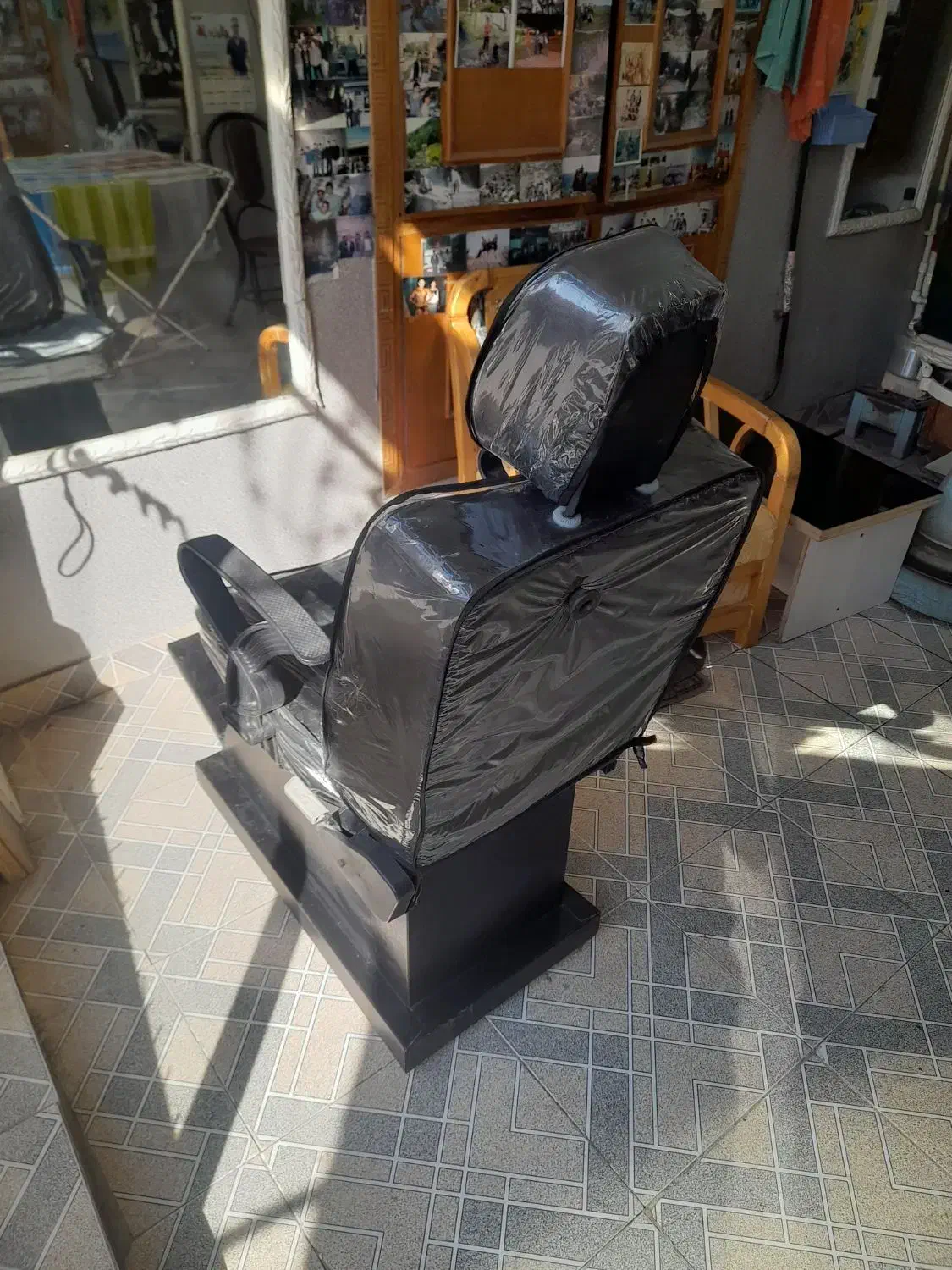 صندلی اصلاح|آرایشگاه و سالن‌های زیبایی|اردبیل, |دیوار