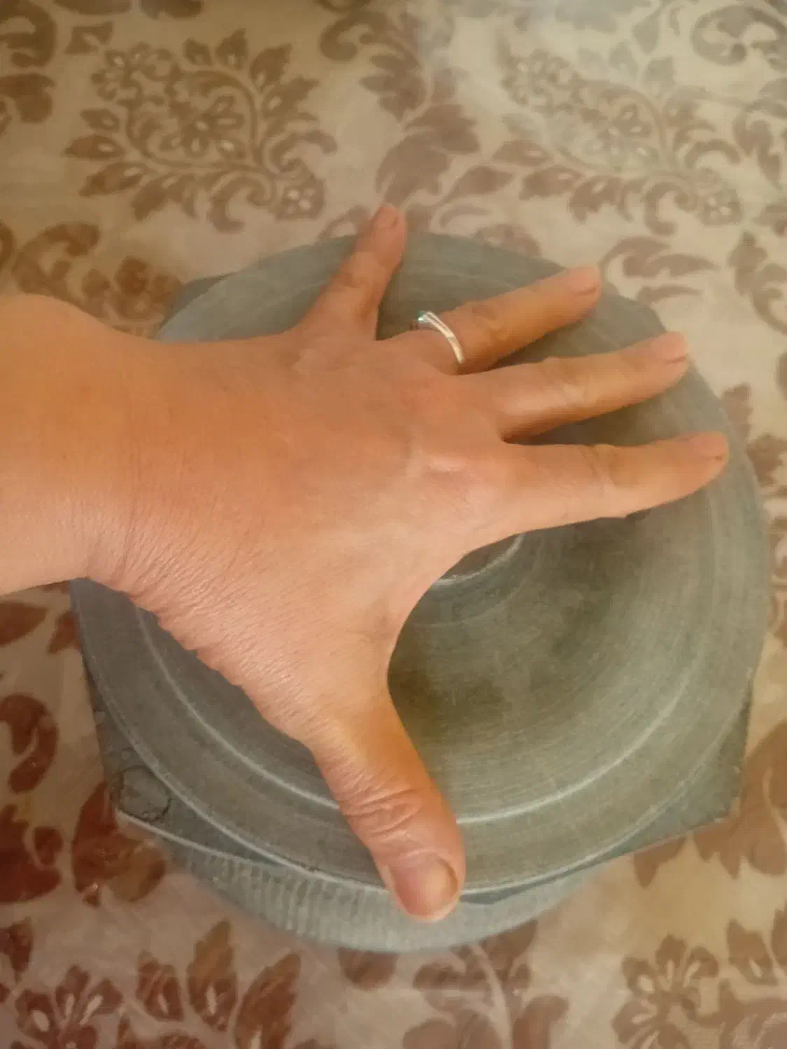 قابلمه سنگی  بزرگ ۸نفره تو انباری بوده|ظروف پخت‌وپز|فردیس, منظریه|دیوار