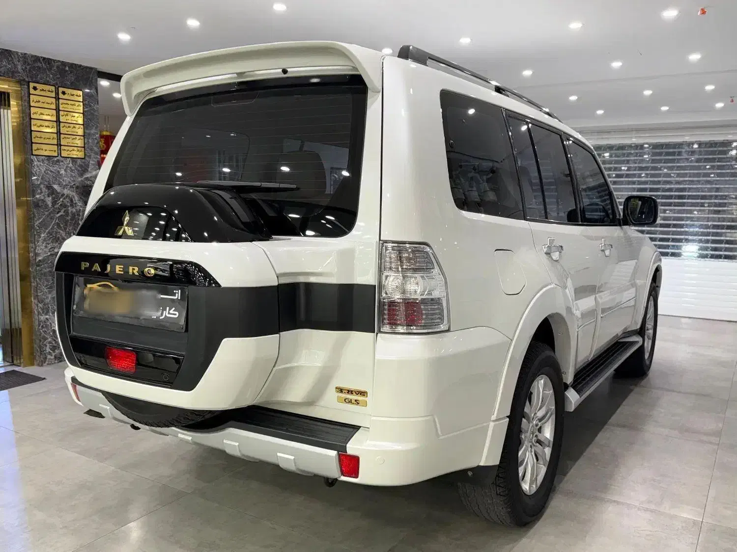 پاجرو مشابه صفر|خودرو سواری و وانت|تهران, درختی|دیوار