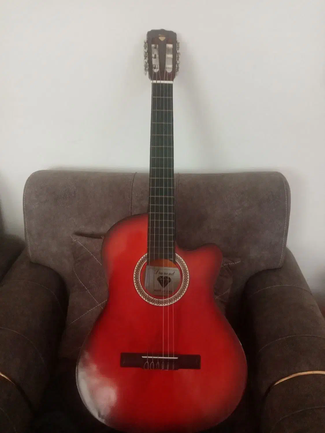 گیتار دیاموند|گیتار، بیس، امپلیفایر|گنبد کاووس, |دیوار