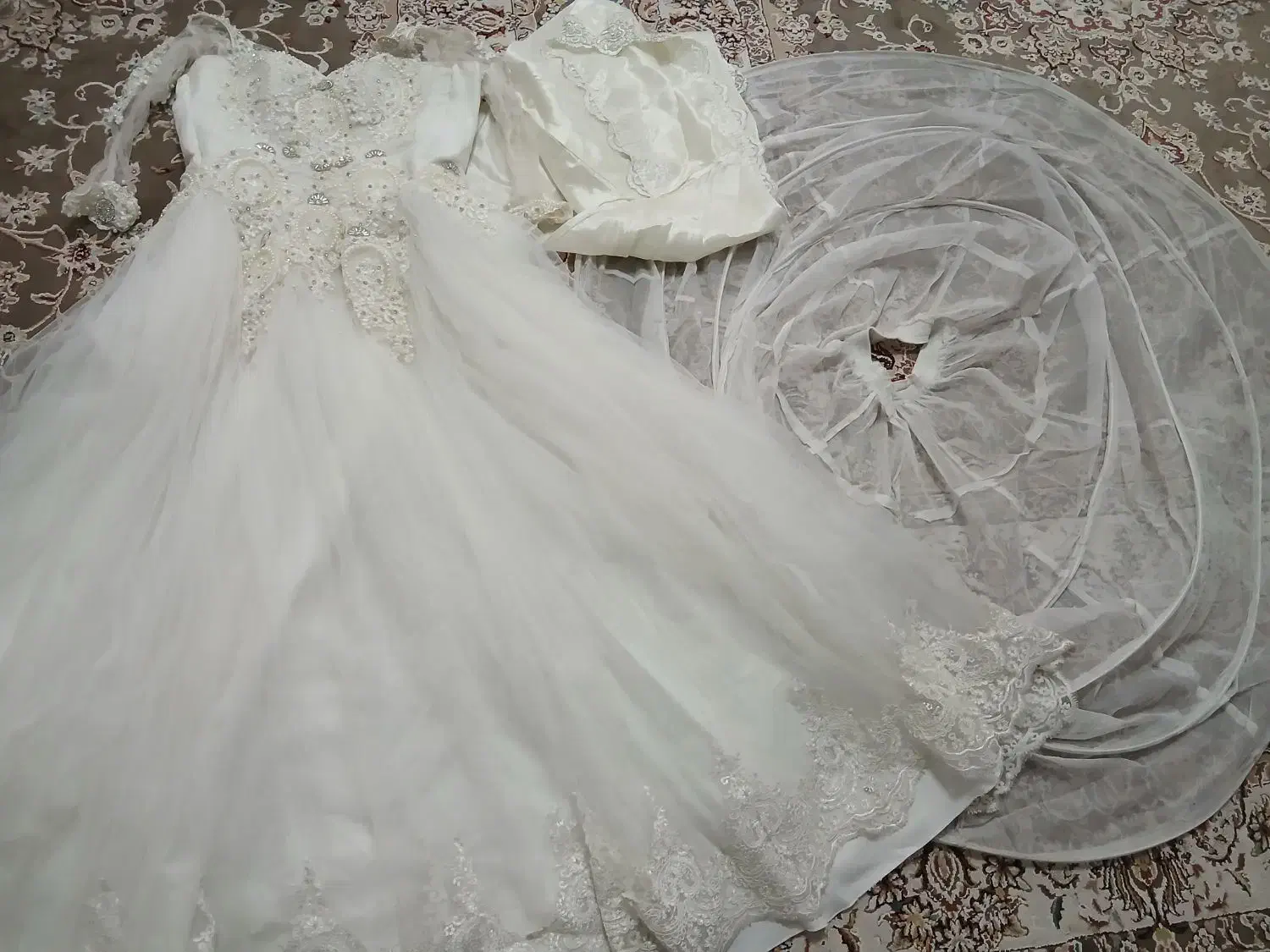 لباس عروس|لباس|قهدریجان, |دیوار