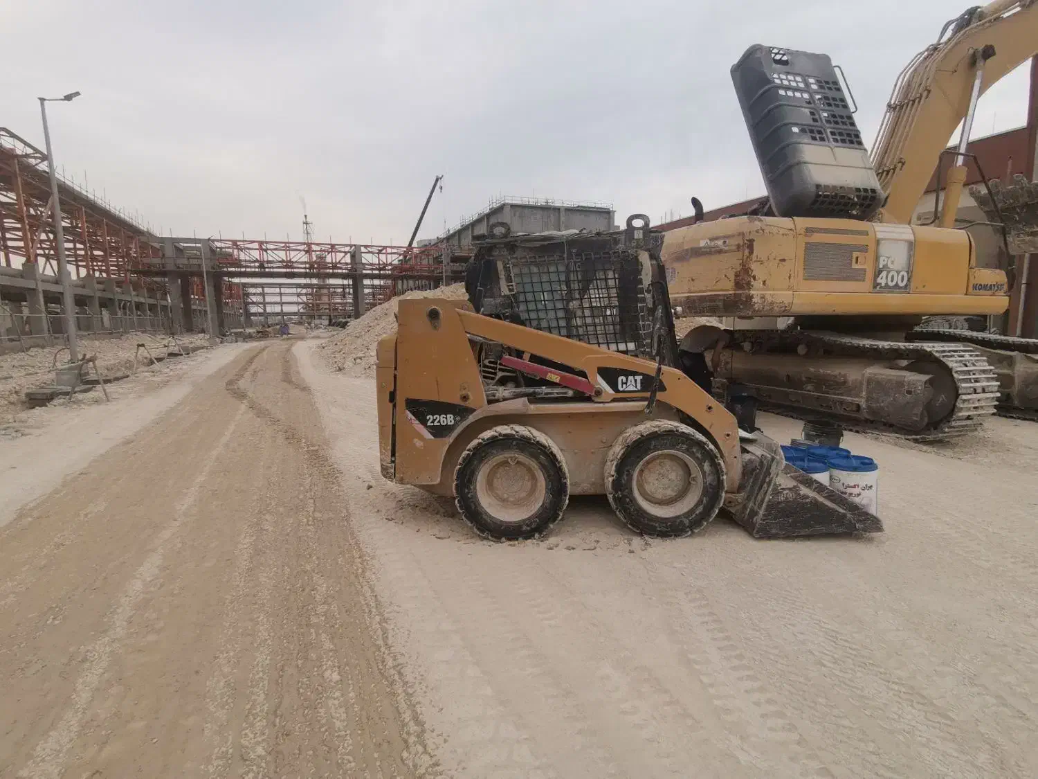 راننده هستم بیل مکانیکی و مینی لودر بابکت و پایه2|استخدام صنعتی، فنی، مهندسی|بوشهر, |دیوار