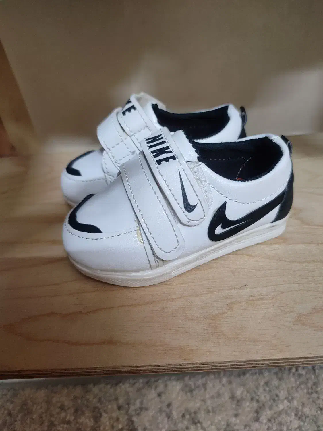 کفش سیسمونی بچگانه|کفش و لباس بچه|کهریزک, |دیوار