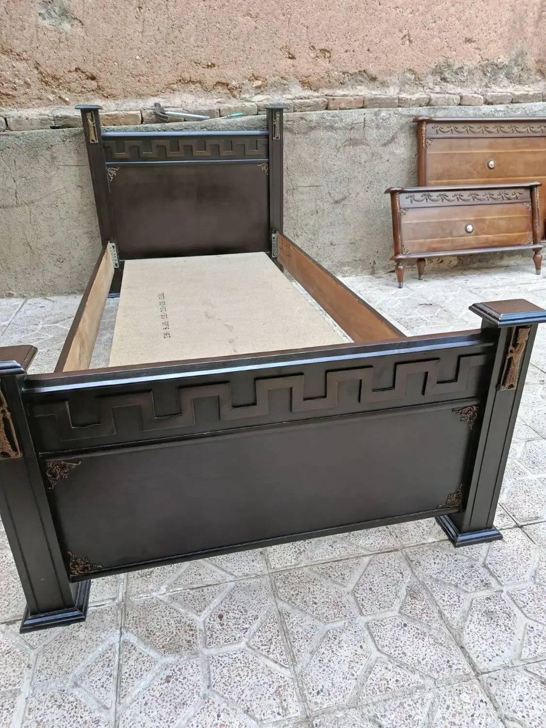 تخت خواب تک نفره درحدنو|تخت و سرویس خواب|تبریز, |دیوار