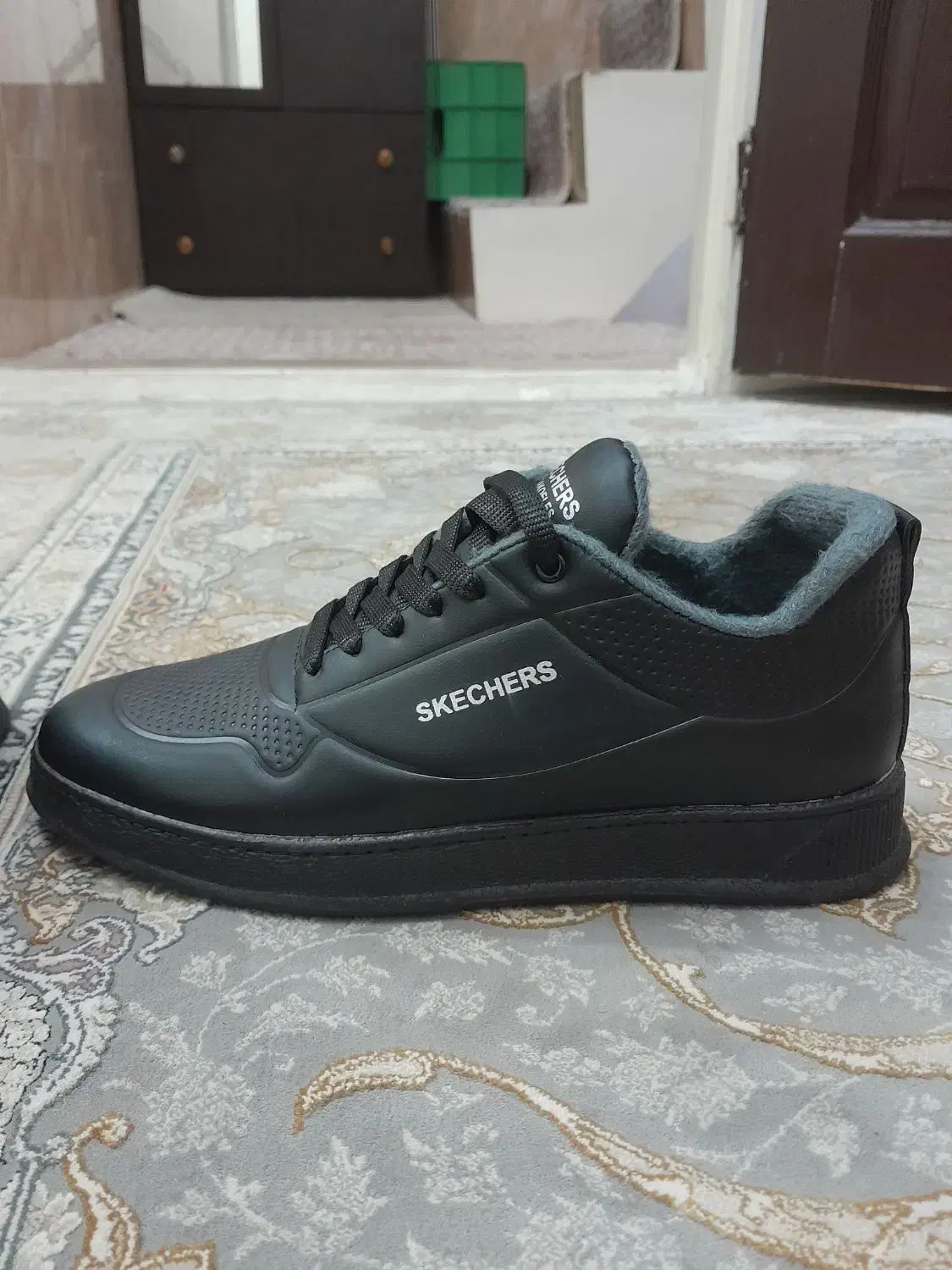 کتونی سایز۴۲ فیک درجه یک|کیف، کفش، کمربند|تهران, شیوا|دیوار