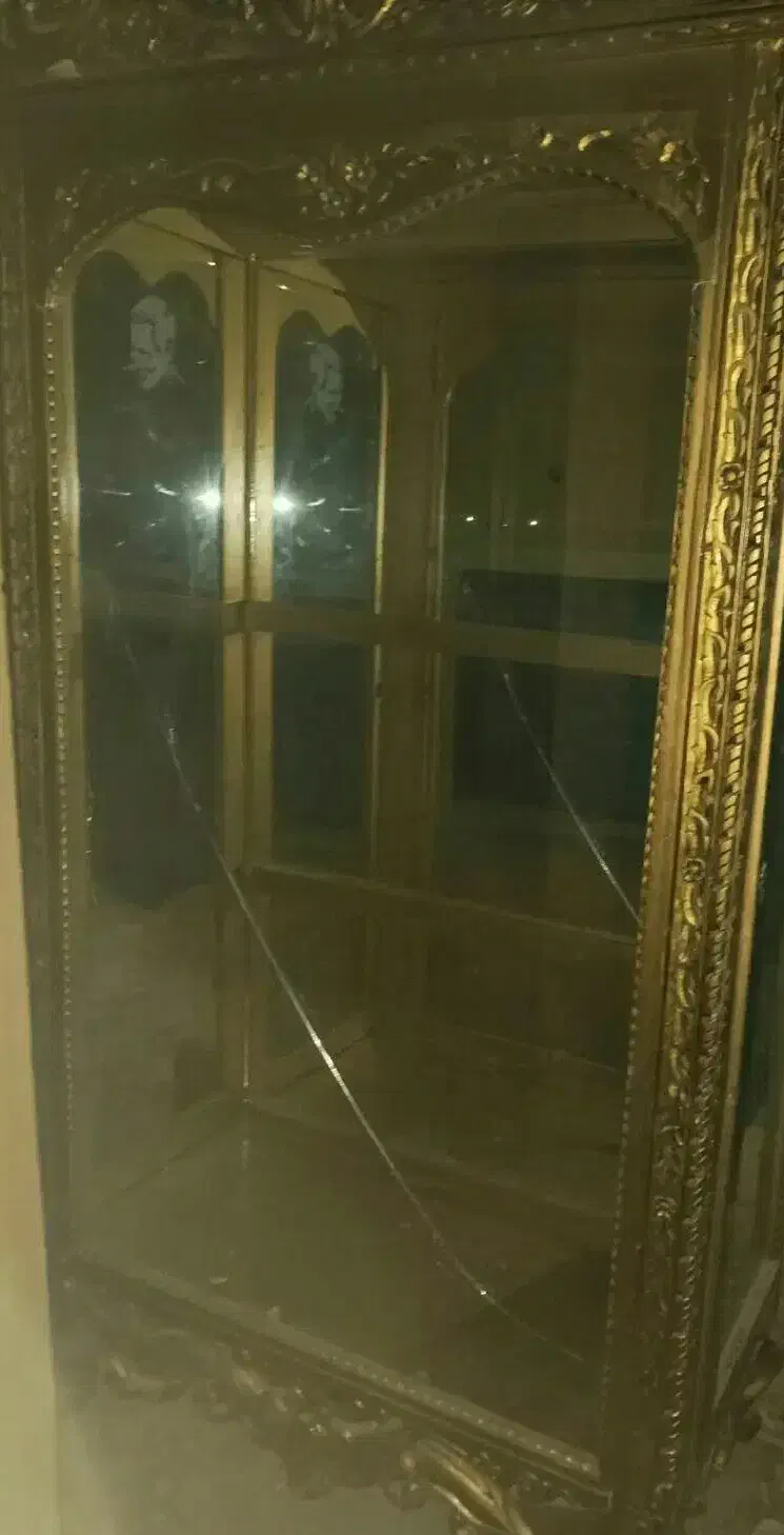 فروش فوری بوفه سلطنتی با چوب گردو|بوفه، ویترین، کنسول|کرمان, |دیوار