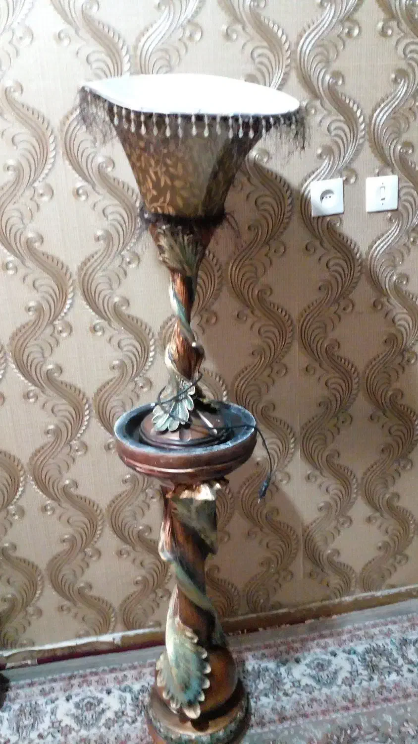 چراغ خواب|چراغ خواب و آباژور|قدس, شهرقدس|دیوار