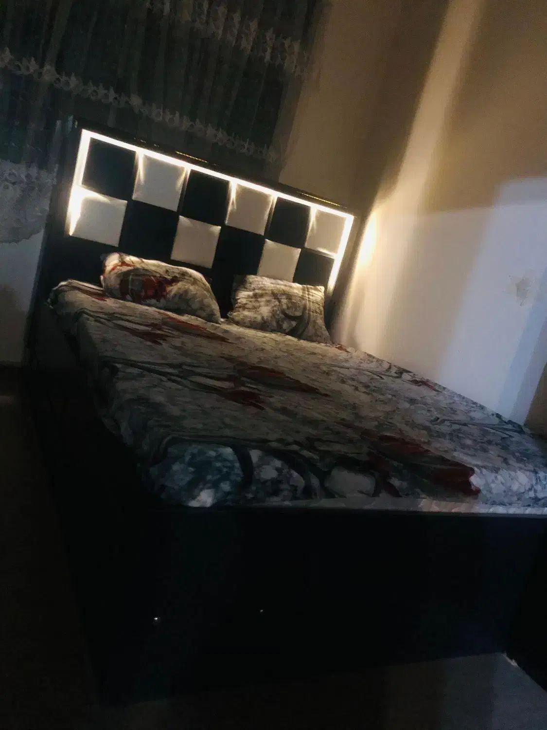 تخت دونفره سفارشی با تشک رویال|تخت و سرویس خواب|تهران, آشتیانی|دیوار